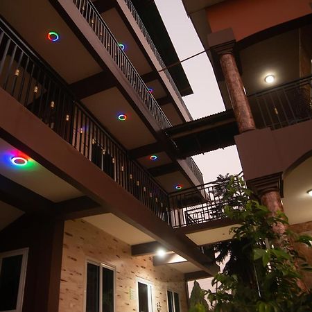 Homey Lodge คูมาซี ภายนอก รูปภาพ