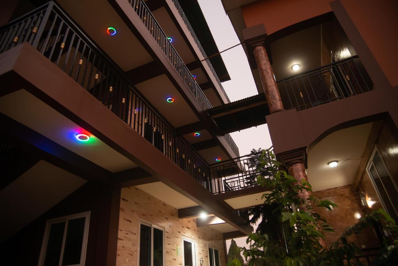 Homey Lodge คูมาซี ภายนอก รูปภาพ