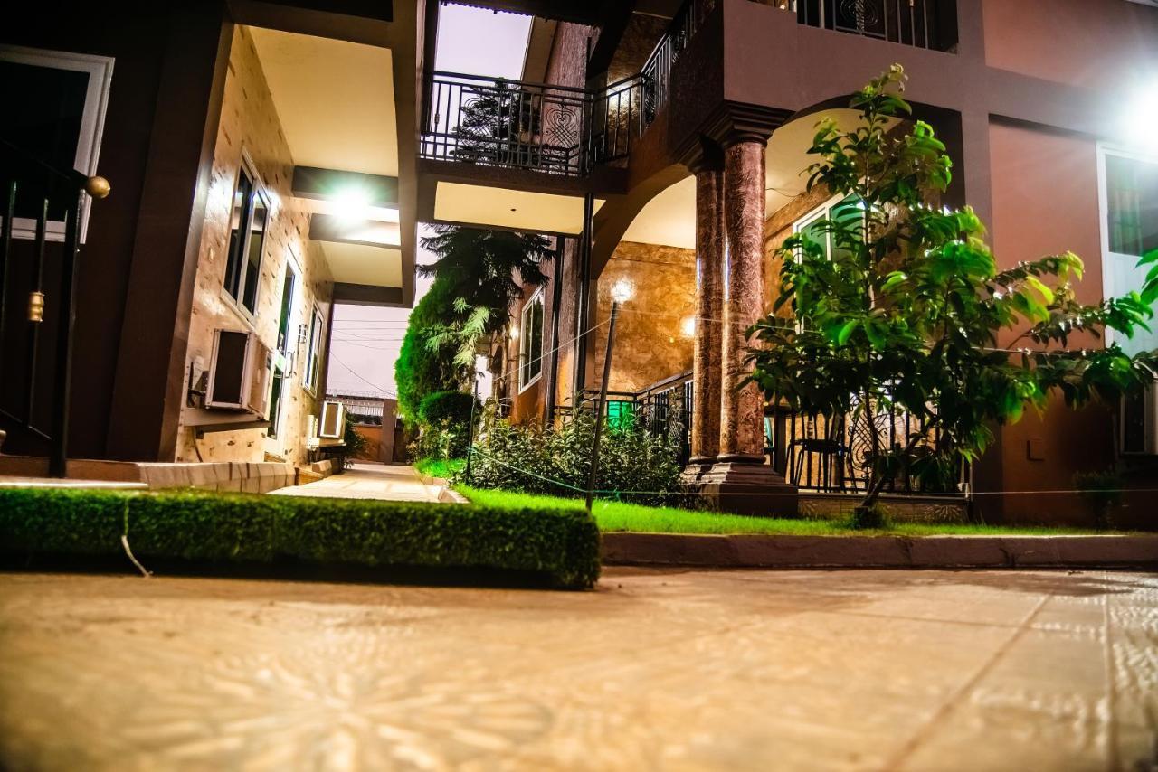 Homey Lodge คูมาซี ภายนอก รูปภาพ