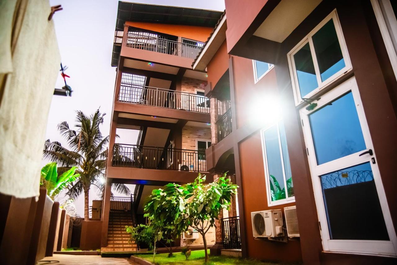 Homey Lodge คูมาซี ภายนอก รูปภาพ