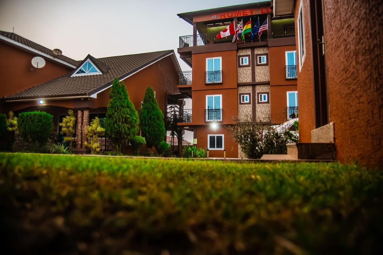 Homey Lodge คูมาซี ภายนอก รูปภาพ