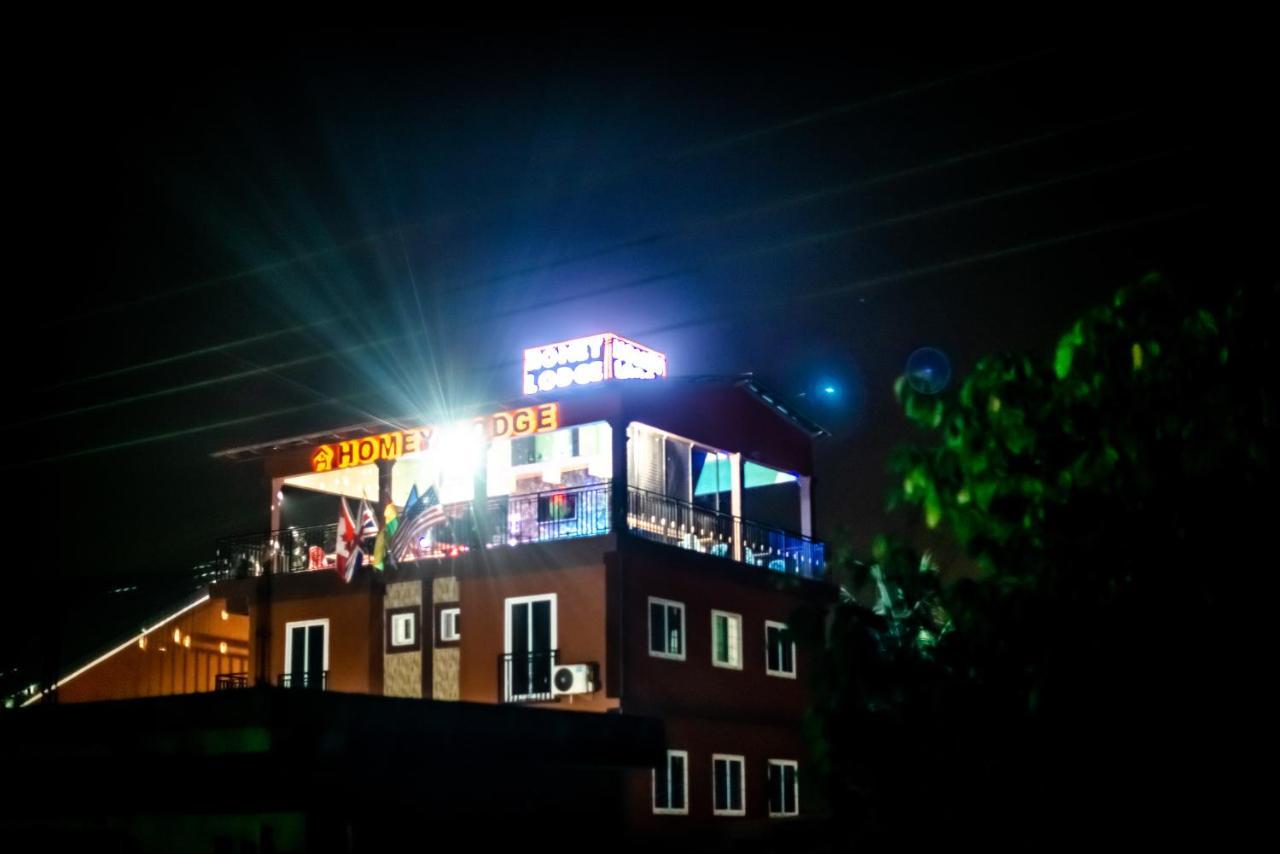 Homey Lodge คูมาซี ภายนอก รูปภาพ