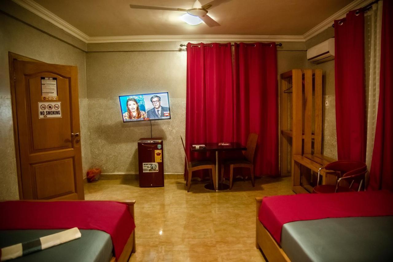 Homey Lodge คูมาซี ภายนอก รูปภาพ