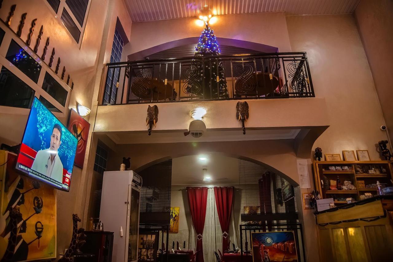 Homey Lodge คูมาซี ภายนอก รูปภาพ