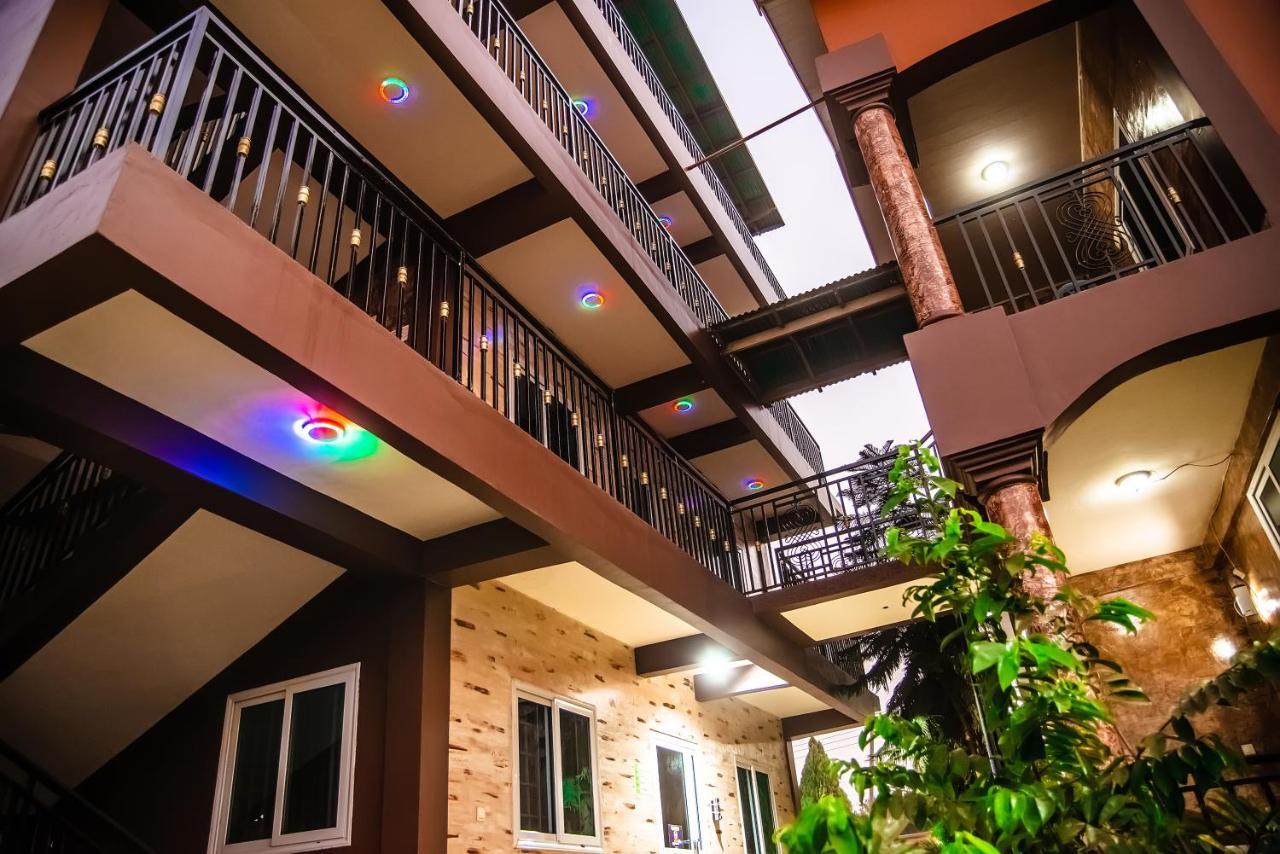 Homey Lodge คูมาซี ภายนอก รูปภาพ