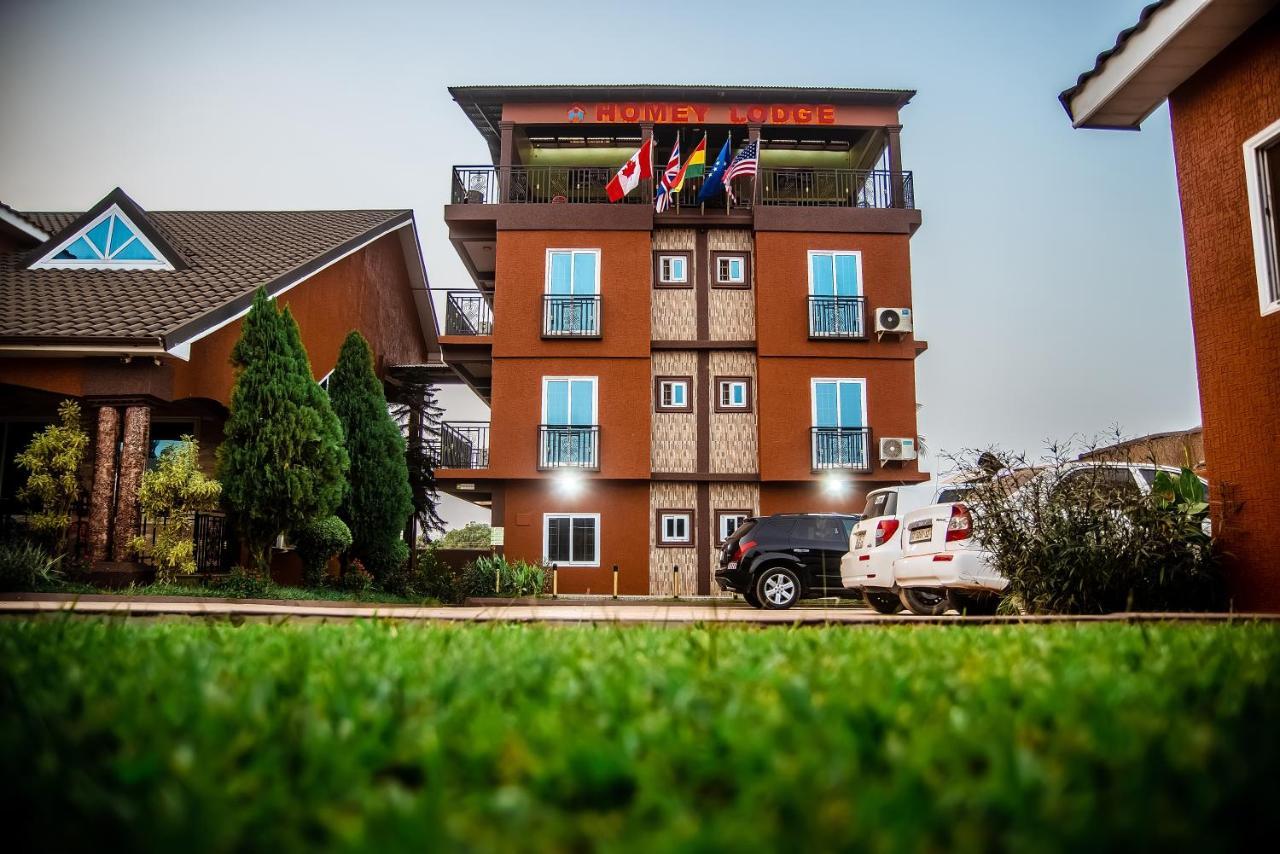 Homey Lodge คูมาซี ภายนอก รูปภาพ