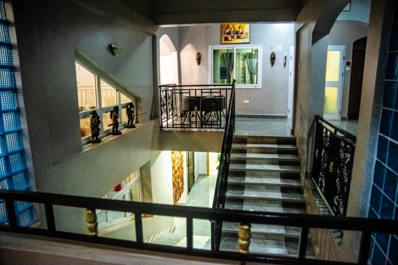 Homey Lodge คูมาซี ภายนอก รูปภาพ