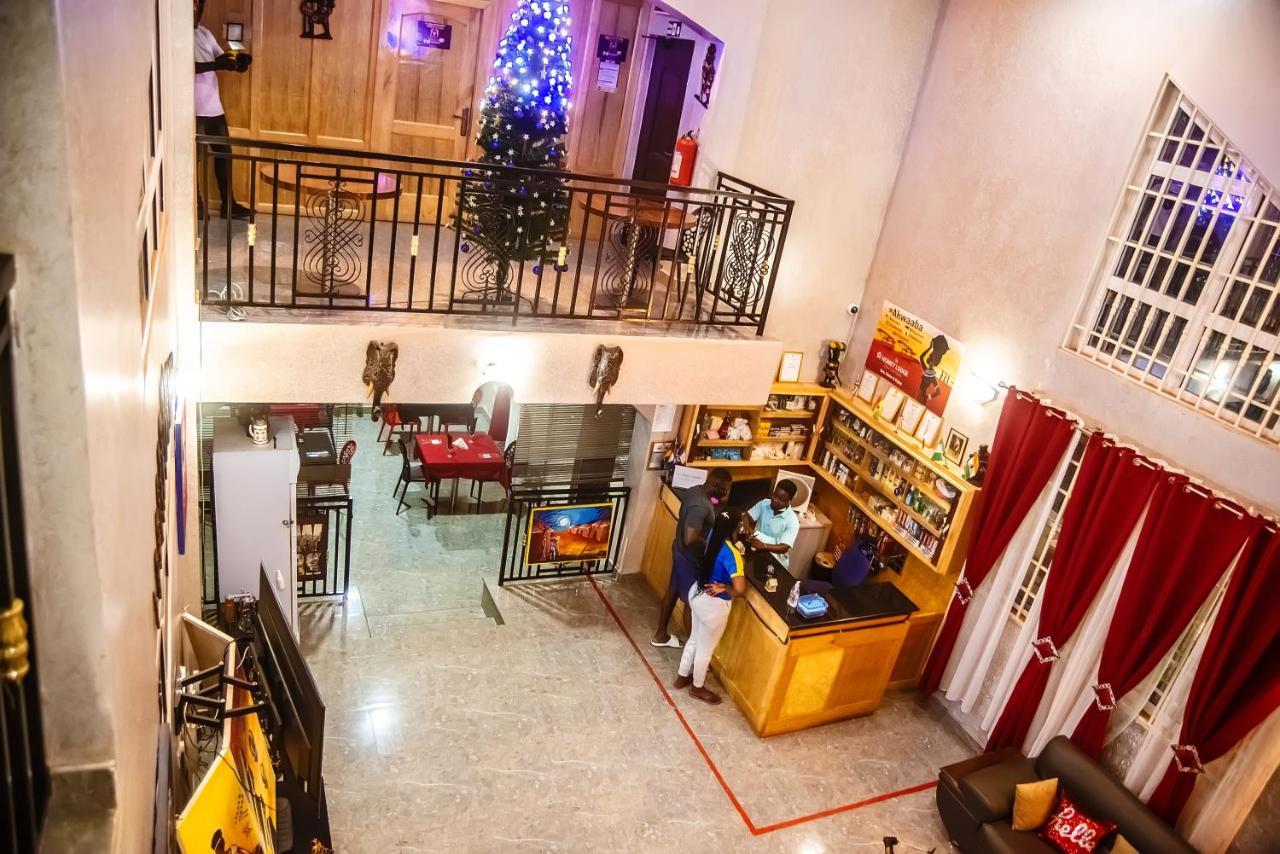 Homey Lodge คูมาซี ภายนอก รูปภาพ