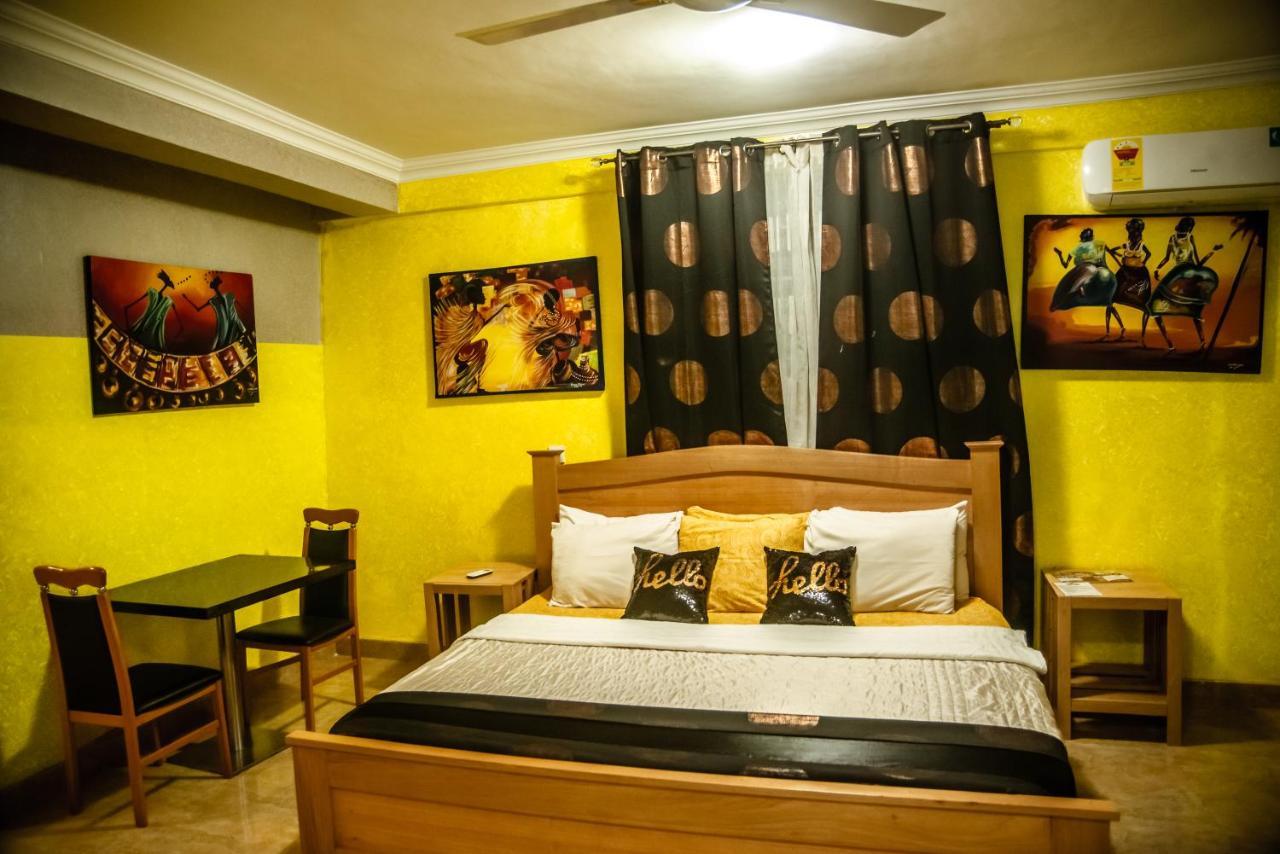 Homey Lodge คูมาซี ภายนอก รูปภาพ